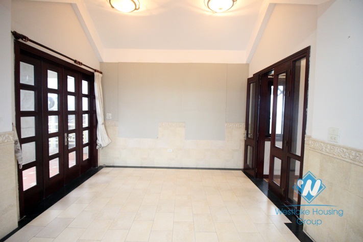 Lakeside house for rent in Trich Sai, Tay Ho, Ha Noi